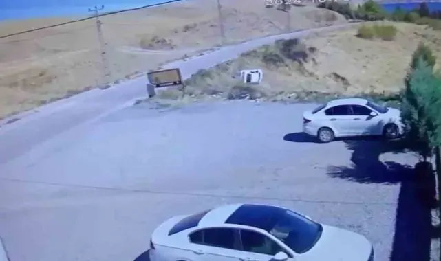 6 kişinin yaralandığı kaza anı kameralara yansıdı