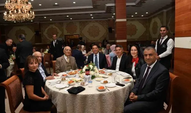 Esenyurt Belediye Başkanı 19 Ekim Muhtarlar Günü'nde muhtarlar ve aileleriyle bir araya geldi