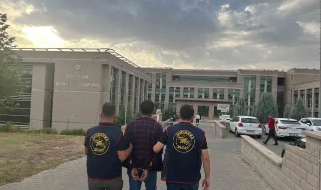 Batman'da 37 ve 11 yıl kesinleşmiş hapis cezası bulunan firariler yakalandı