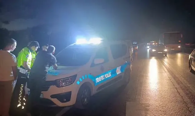 Hafif ticari araç ile motosiklet çarpıştı: 1 ağır yaralı