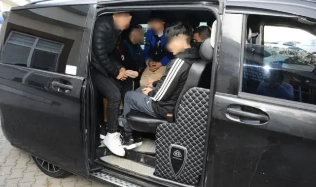 Kırklareli'nde dur' ihtarına uymayan araçlarda 12 düzensiz göçmen yakalandı