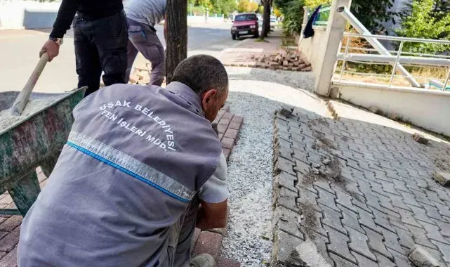 Uşak'ta kaldırımlar daha konforlu hale geliyor