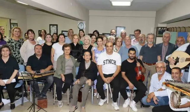 Yıllar sonra yeniden koro ve saz ekibine şeflik yaptı