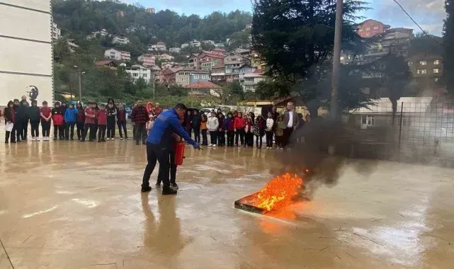 Zonguldak'ta deprem ve yangın tatbikatı gerçekleştirildi