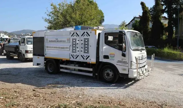 Marmaris Çıldır Mahallesi'nde temizlik çalışması gerçekleştirildi
