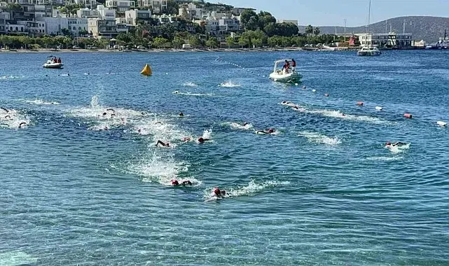 Bodrum'da sağlık için kulaç attılar: "Sağlığa Kulaç At" ikinci kez denizde
