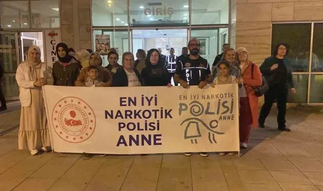 Polis ekiplerinden "En İyi Narkotik Polisi Anne" sunumu