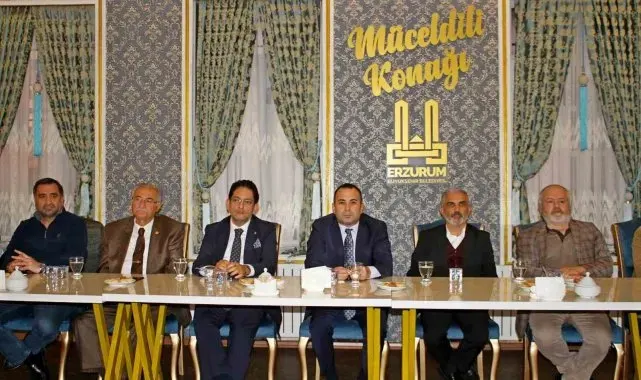 Çomaklı'nın 'Erzurum ağzı, dadaşın sözü Türkçe'nin Özü' isimli kitabı okurlarla buluştu