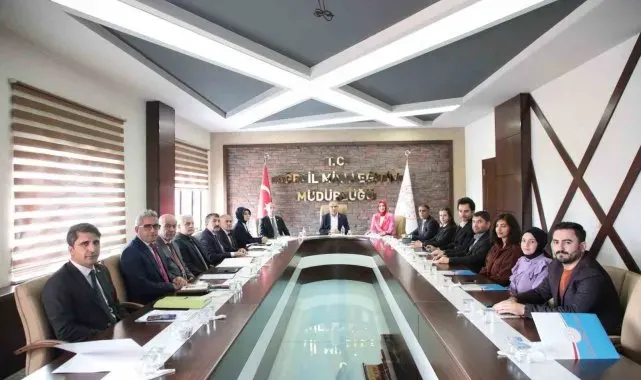 Ağrı'da "Okulum Beni Bekler" projesiyle eğitime devam eden öğrenci sayısı artıyor