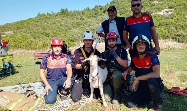 İzmir İtfaiyesi'nden yürekleri ısıtan kurtarma operasyonu