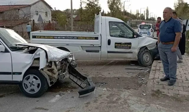 Tokat'ta kamyonetle otomobil kafa kafaya çarpıştı: 1 ölü