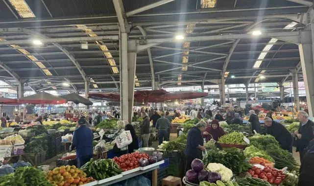 Halk pazarında fiyatların yüksek olması ilgiyi düşürdü