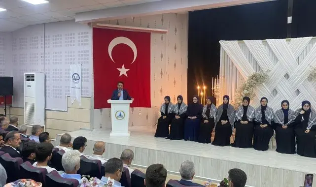 Kartepe'de hafız olan 18 öğrenci için icazet töreni yapıldı