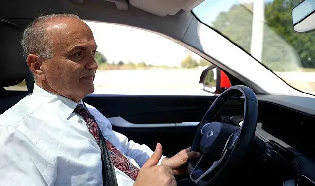 Projesinde çalıştı, hizmetlerini test etti