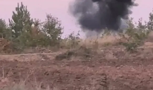 Tarlayı süren çiftçi patlamamış el bombası buldu