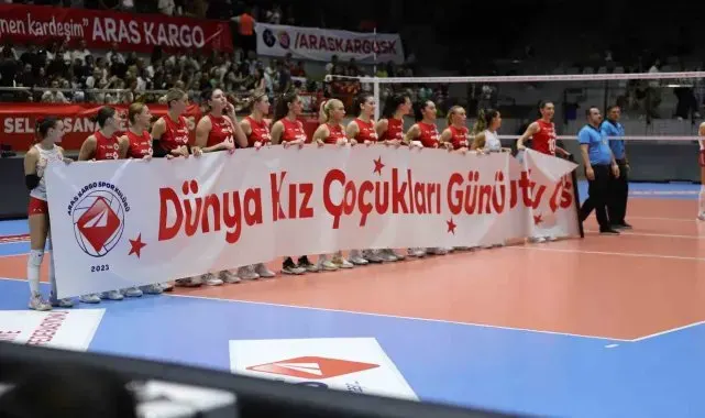 Aras Kargo Spor Kulübü Sultanlar Ligi coşkusunu yeniden İzmir'e taşıdı