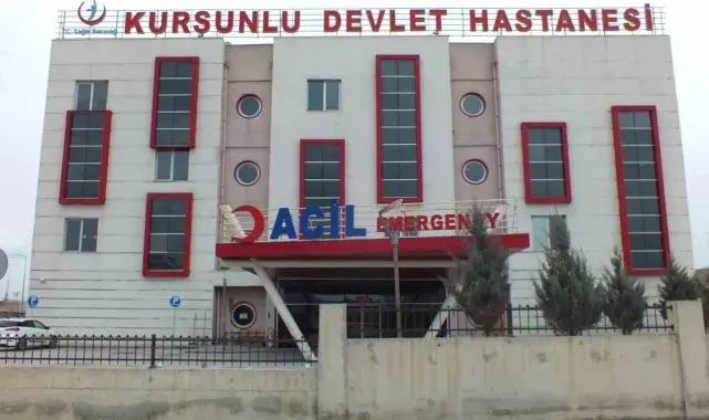 D100'de otomobil şarampole devrildi: 5 yaralı