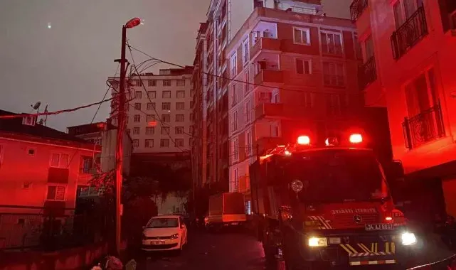 Eyüpsultan'da elektrik direği havai fişek gibi patladı
