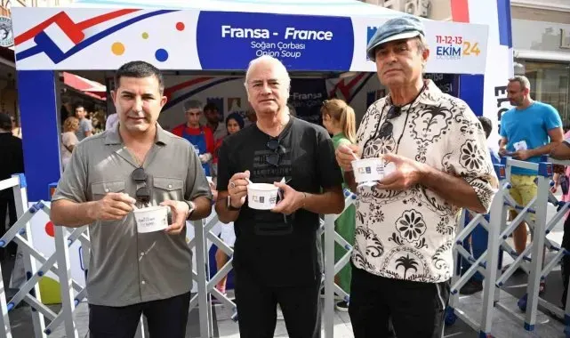 Lezzet, müzik, sanat ve eğlence Kuşadası sokaklarında buluştu