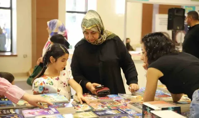 Şahinbey Belediyesi'nin 8'inci Kitap Fuarı kapılarını açtı