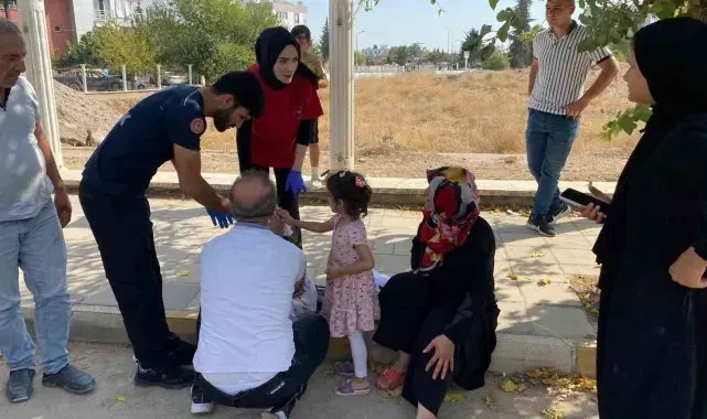 Motosiklet park halindeki motora çarptı: 3 yaralı