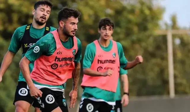 Kocaelispor'da oyuncular rotayı Ümraniyespor maçına çevirdi