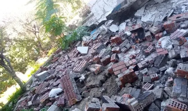 Küçükçekmece'de üzerine şömine devrilen çocuk hayatını kaybetti