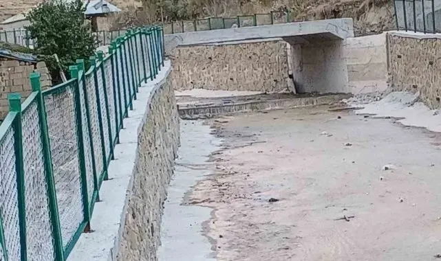 Esendere'de 826 metre uzunluğundaki duvar ile 2 köprü tamamlandı