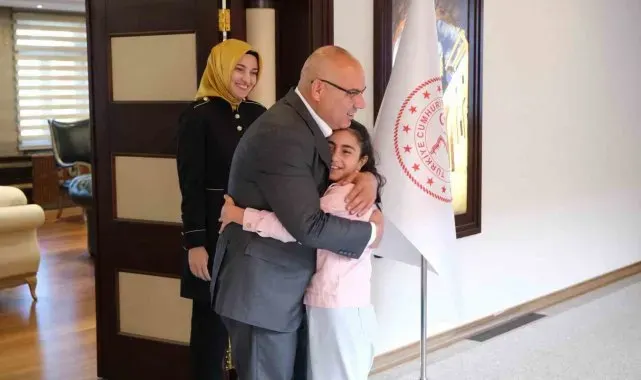 Kalp hastası Zeynep Ela'nın "Vali Olma" hayali gerçek oldu