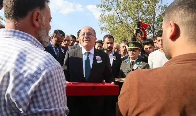 Şehit cenazesine katılan Bakan Yardımcısı Alpay: ''Terörün kökünü kazıdık, kazımaya devam ediyoruz''