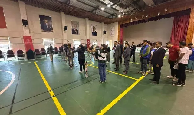 Bakan Yardımcısı Enes Eminoğlu, Muş'ta gençlerle bir araya geldi