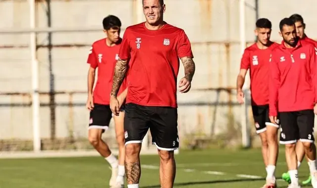 Sivasspor'a Rey Manaj idmanlara başladı