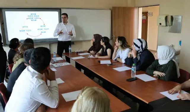 HKÜ'den 'Birlikte Yeniden Yeşermek' konferansı