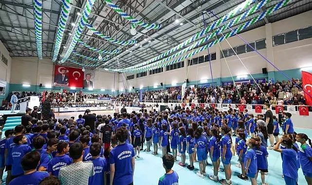 Arnavutköy'de 10 bin genç yaz spor okullarında buluştu