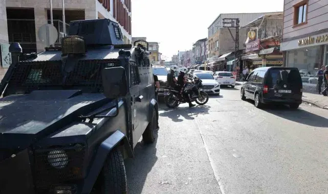 Adana'da sokakta el bombası bulundu