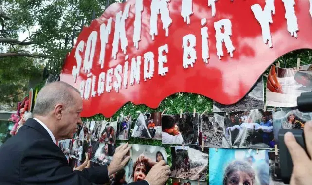 Cumhurbaşkanı Erdoğan "Soykırımın Gölgesinde Geçen Bir Yıl" sergisini gezdi