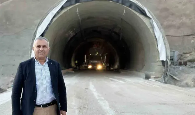 Yüksekova'da dev yatırımda sona gelindi: Tünelde asfaltlama ve aydınlatma çalışmaları sürüyor