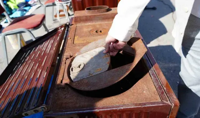 Erzincan'da havalar soğudu, sobalar satışa çıkarıldı