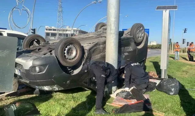 Karaman'da hafif ticari araçlar çarpıştı: 3 yaralı