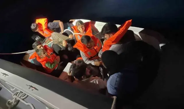 Edremit açıklarında 3'ü çocuk 11 düzensiz göçmen yakalandı