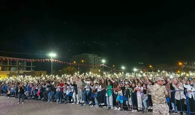 Batman'da festival on binlerin katıldığı konserle sona erdi