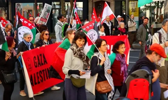 Fransa'da binlerce kişiden Gazze ve Lübnan'a saldıran İsrail'e protesto