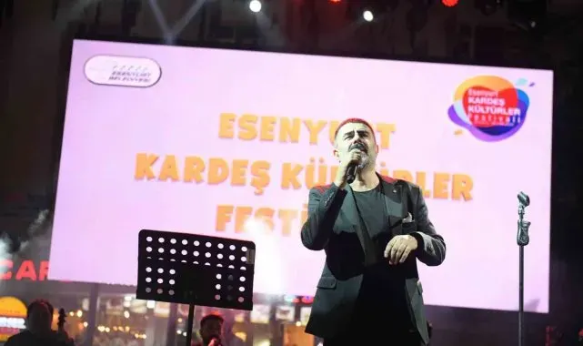 Esenyurt Kardeş Kültürler Festivali'nde İç Anadolu türküleri seslendirildi