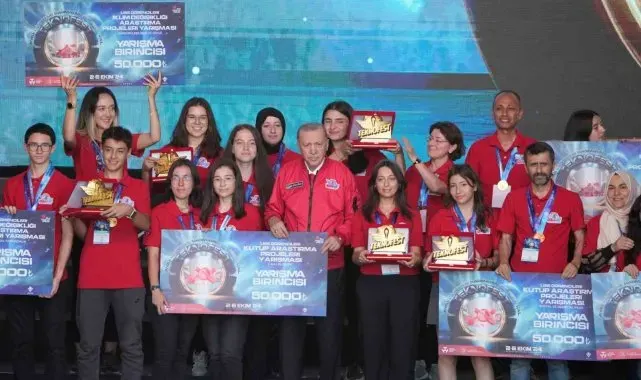 Afyonkarahisarlı öğrencilerinden TEKNOFEST'te büyük başarı