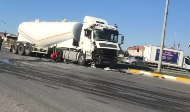 Ankara'da tır ile belediye otobüsünün çarpıştığı kazada 2 kişi yaralandı