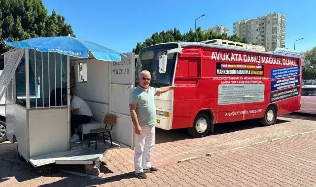 Adliye önünde üzerinde 'Avukata danış, mağdur olma' yazılı meçhul otobüs, arzuhalcileri kızdırdı