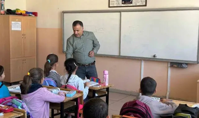 Yusuf öğretmen aldığı 'Heimlich' eğitimi ile öğrencisini ölümden kurtardı