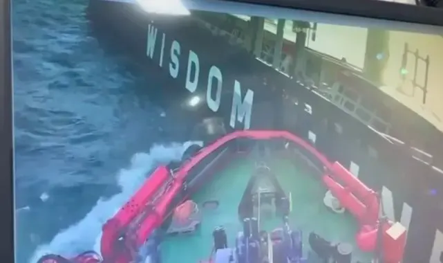 İstanbul Boğazı'nda kaza yapan geminin kurtarılma anı kamerada