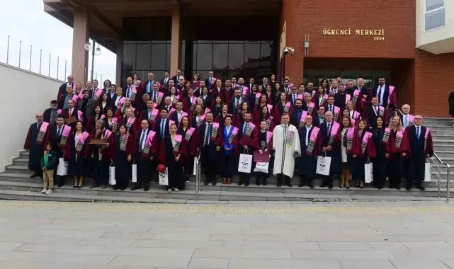 Anadolu Üniversitesi'nde Akademik Performans Ödülleri sahiplerini buldu