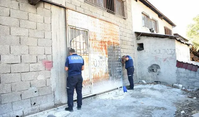 Dulkadiroğlu'nda ruhsatsız iş yerleri mühürlendi